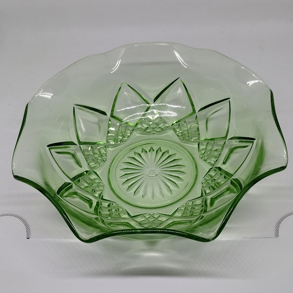 Vtg. Hazel Atlas Uranium Glass Diamond Arches Fruit Bowl With‎ 6 Berry Bowls - Picture 5 of 12